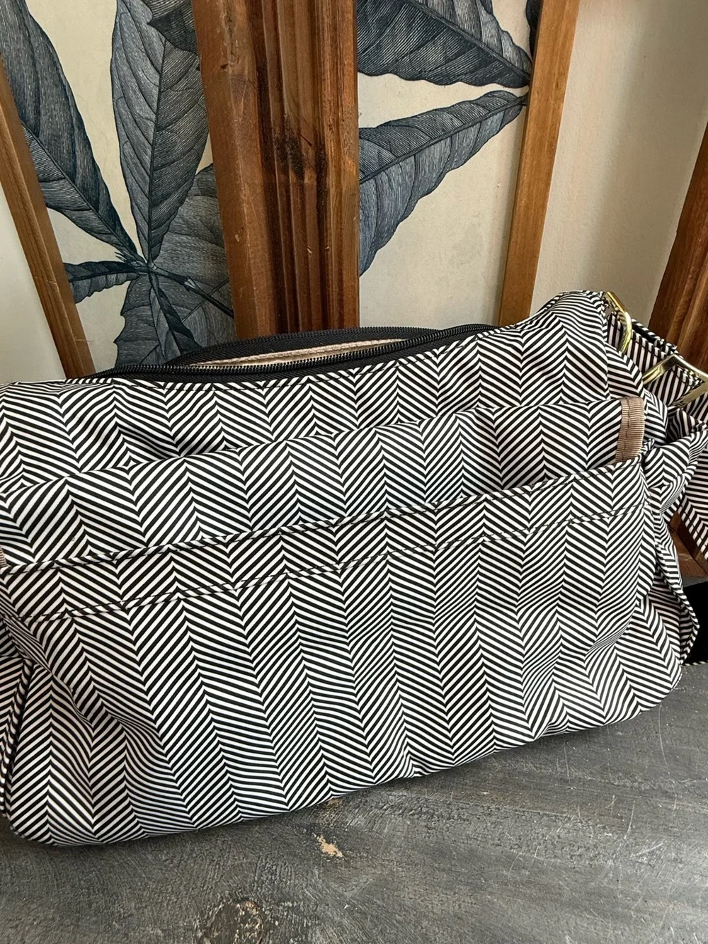 JuJuBe HoboBe Diaper Bag Onyx Black Magic Chevron Crossbody Shoulder Bag NWOT